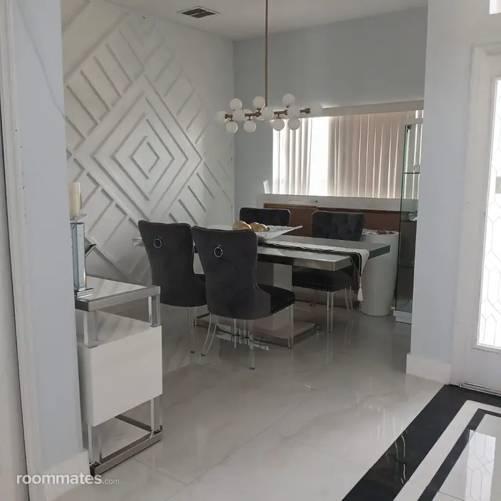 Room for rent in Kissimmee, FL $700, house