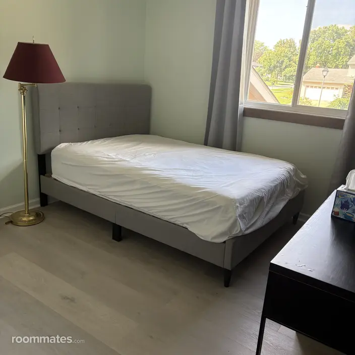 Room for rent in Wheaton, IL $900, townhouse