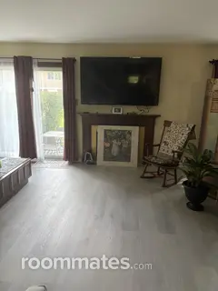 Room for rent in Wheaton, IL $900, townhouse