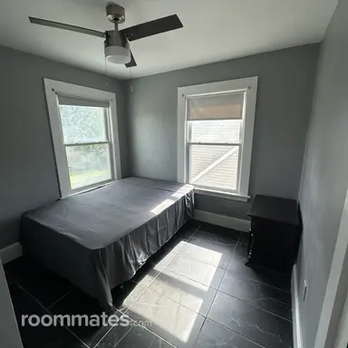 Room for rent in East Hartford, CT $700, house