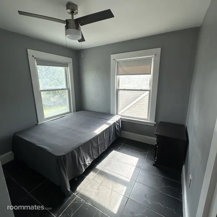 Room for rent in East Hartford, CT $700, house