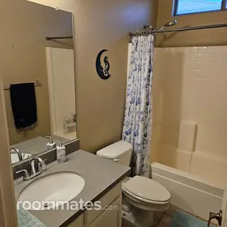 Room for rent in Chandler, AZ $900, house