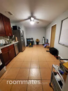 Room for rent in Fort Lauderdale, FL $1750, house