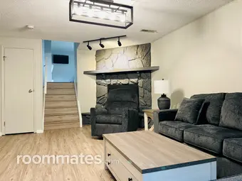 Room for rent in Orland Hills, IL $900, house