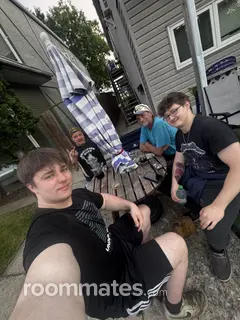 Roommate looking Duluth, MN, $1000