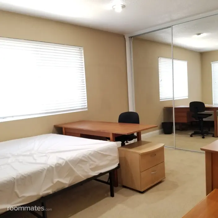 Room for rent in Hayward, CA $900, house