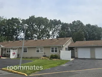 Room for rent in Brick, NJ $1000, condo