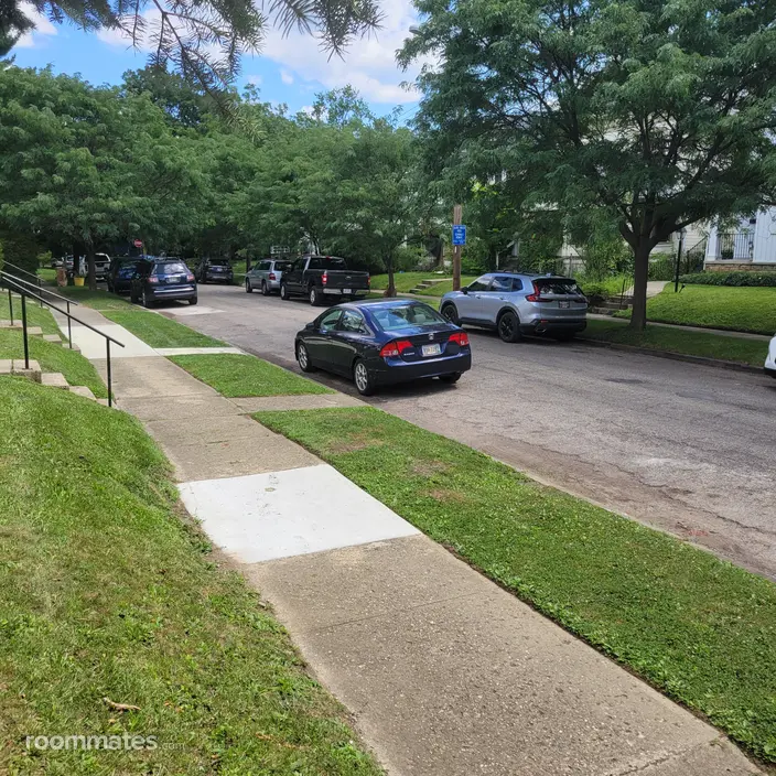 Room for rent in Columbus, OH $1000, house