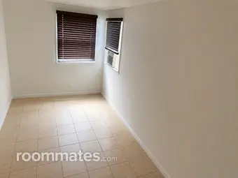 Room for rent in Mineola, NY $1300, house