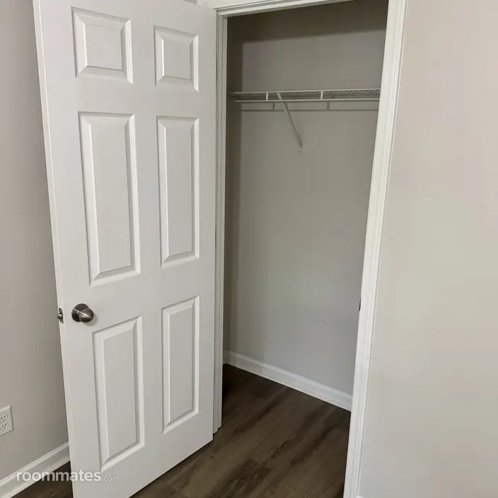 Room for rent in Locust Grove GA $800, house