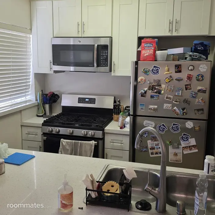 Room for rent in San Diego, CA $1650, condo