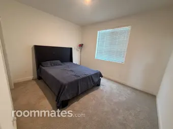 Room for rent in Fresno, CA $1000, house