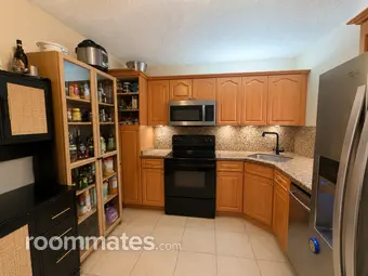 Room for rent in Coconut Creek, FL $900, condo