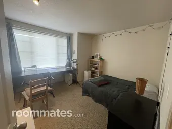 Room for rent in Portland, OR $900, townhouse