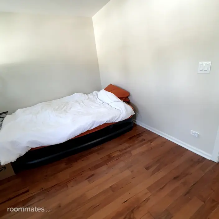 Room for rent in Streamwood, IL $900, townhouse