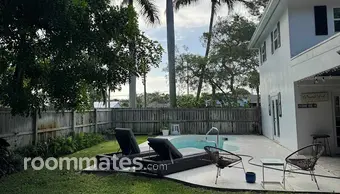 Room for rent in Jupiter, FL $1500, house
