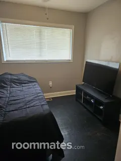 Room for rent in Capitol Heights, MD $1000, house