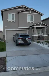 Room for rent in Elk Grove, CA $900, house