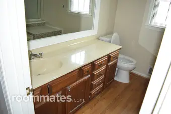 Room for rent in Sandy Springs, GA $1800, house