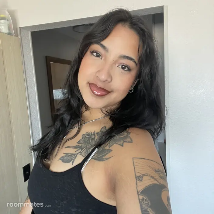 Roommate looking Stanton, CA, $1200