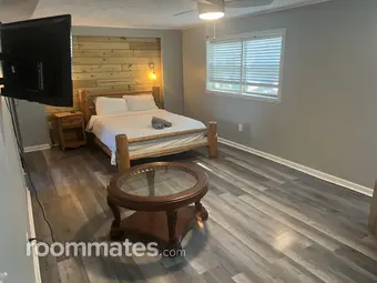 Room for rent in College Park, GA $1200, house