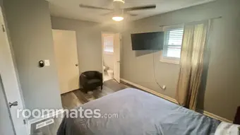 Room for rent in College Park, GA $1000, house