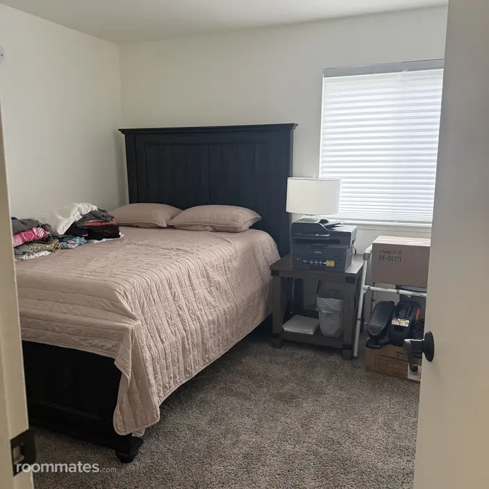 Room for rent in Santa Rosa, CA $1000, condo