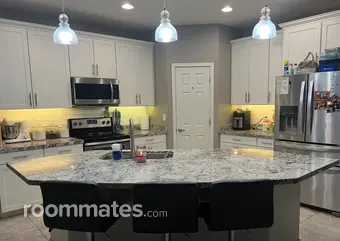 Room for rent in Mesa, AZ $1000, house