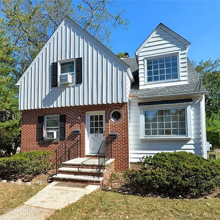 Room for rent in Allendale, NJ $1350, house