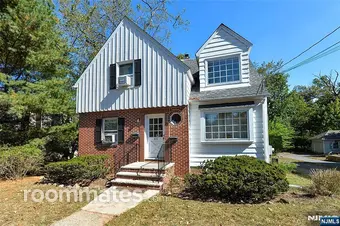 Room for rent in Allendale, NJ $1350, house