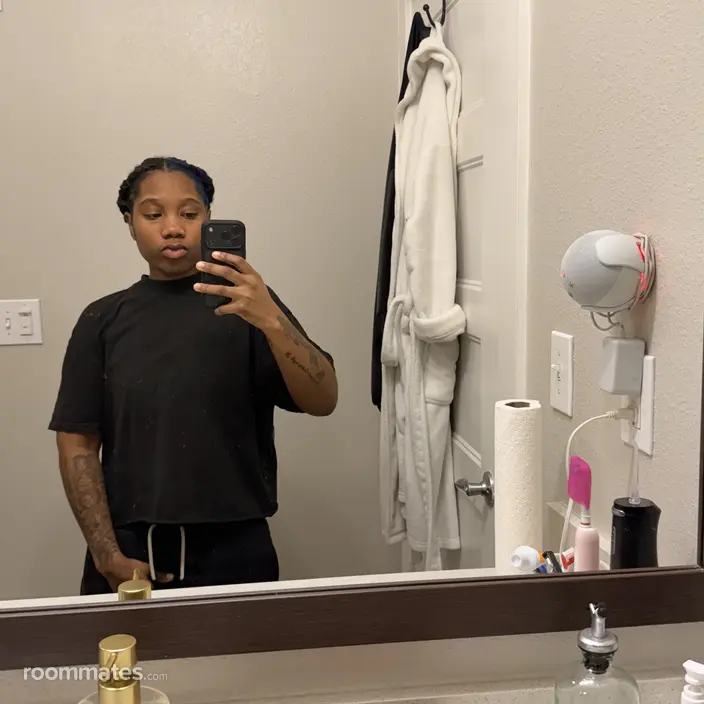 Roommate looking New York, NY, $1000