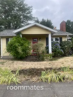 Room for rent in Portland, OR $1000, house