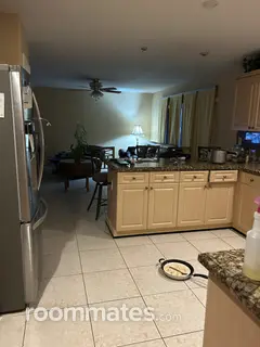 Room for rent in Miami, FL $800, house