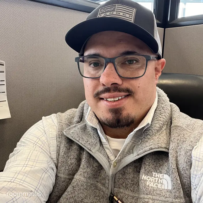 Roommate looking Olathe, KS, $800