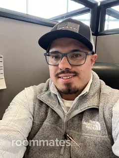 Roommate looking Olathe, KS, $800