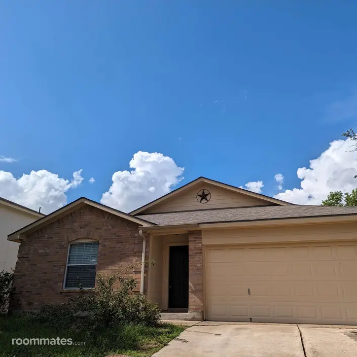 Room for rent in Kyle, TX $700, house