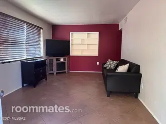 Room for rent in Tucson, AZ $700, house