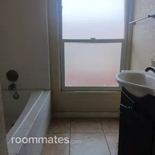 Room for rent in Barstow, CA $600, house