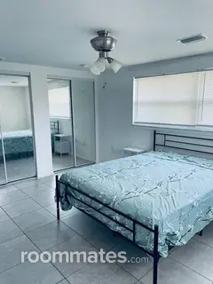Room for rent in New Port Richey, FL $900, house