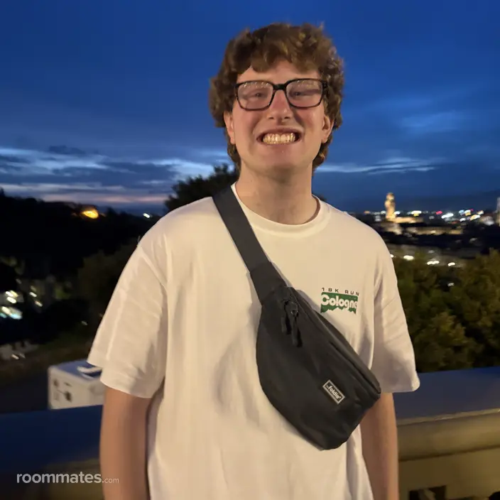 Roommate looking Santa Barbara, CA, $1700