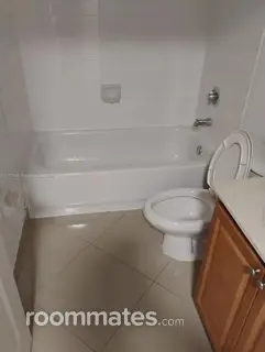 Room for rent in Pembroke Pines, FL $1000, condo