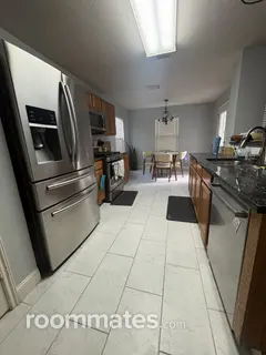 Room for rent in Houston, TX $950, townhouse