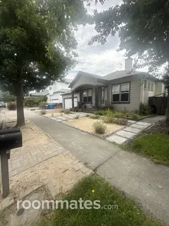 Room for rent in Santa Rosa, CA $1300, house