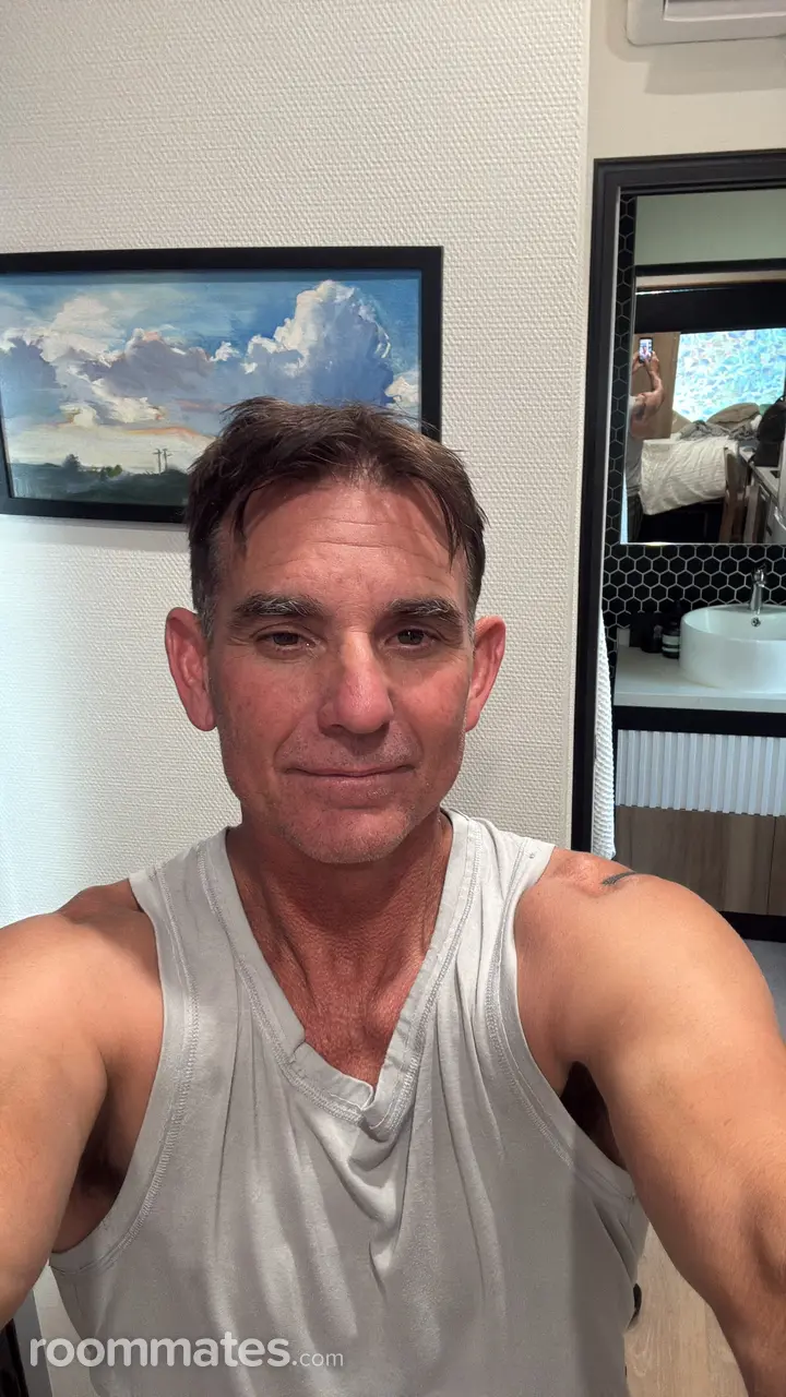 Profile photo 15 of 20