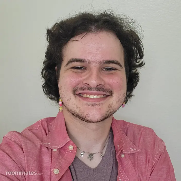 Roommate looking Fullerton, CA, $1200