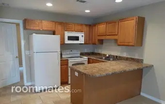 Room for rent in Pensacola, FL $750, townhouse