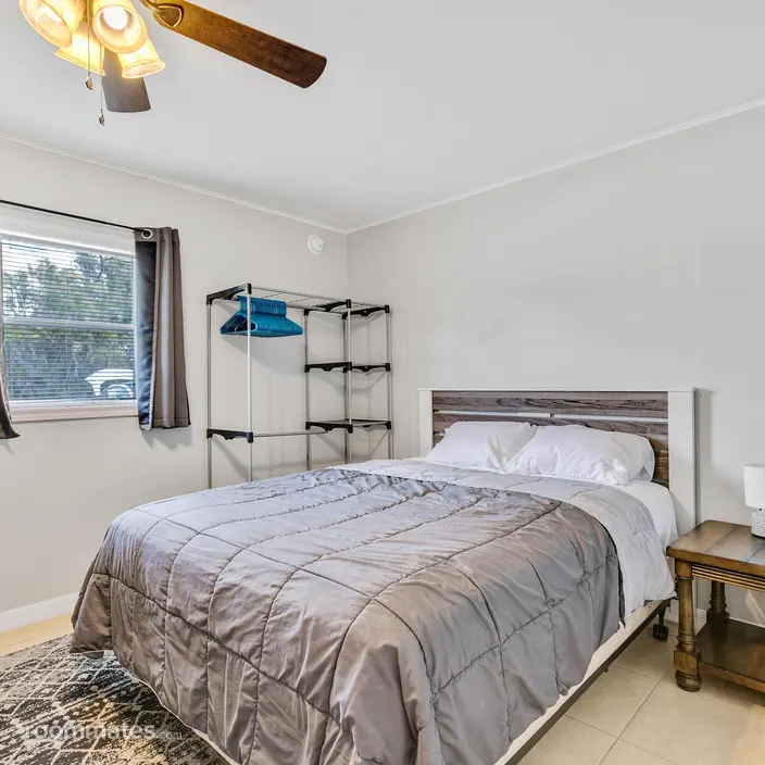 Room for rent in Fort Myers, FL $900, house