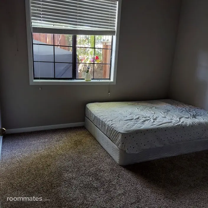 Room for rent in Folsom, CA $1275, townhouse
