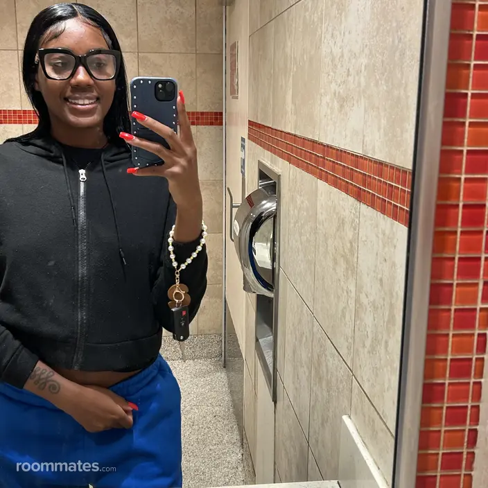 Roommate looking Newport News, VA, $900
