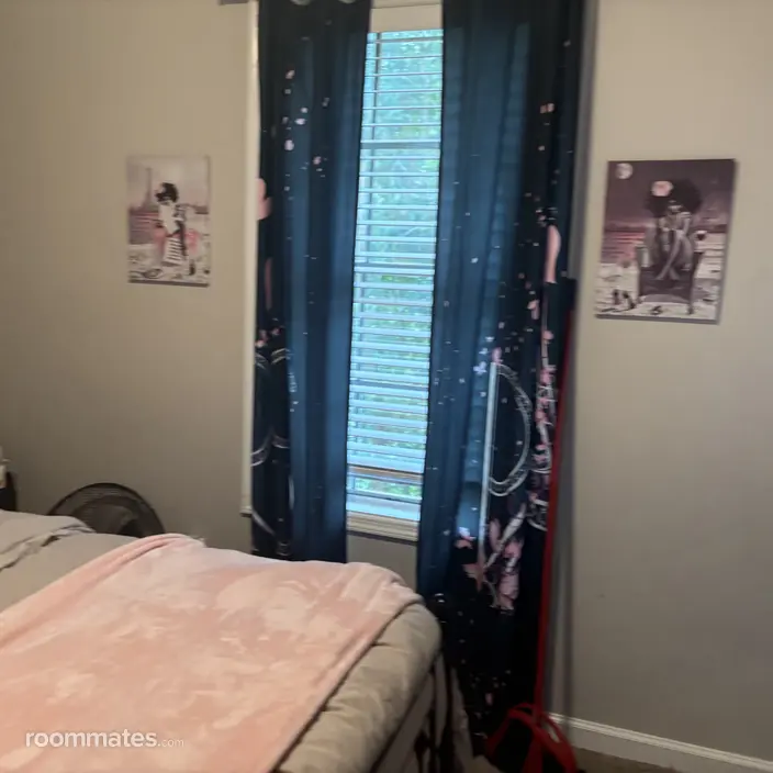 Room for rent in Lawrenceville, GA $700, house